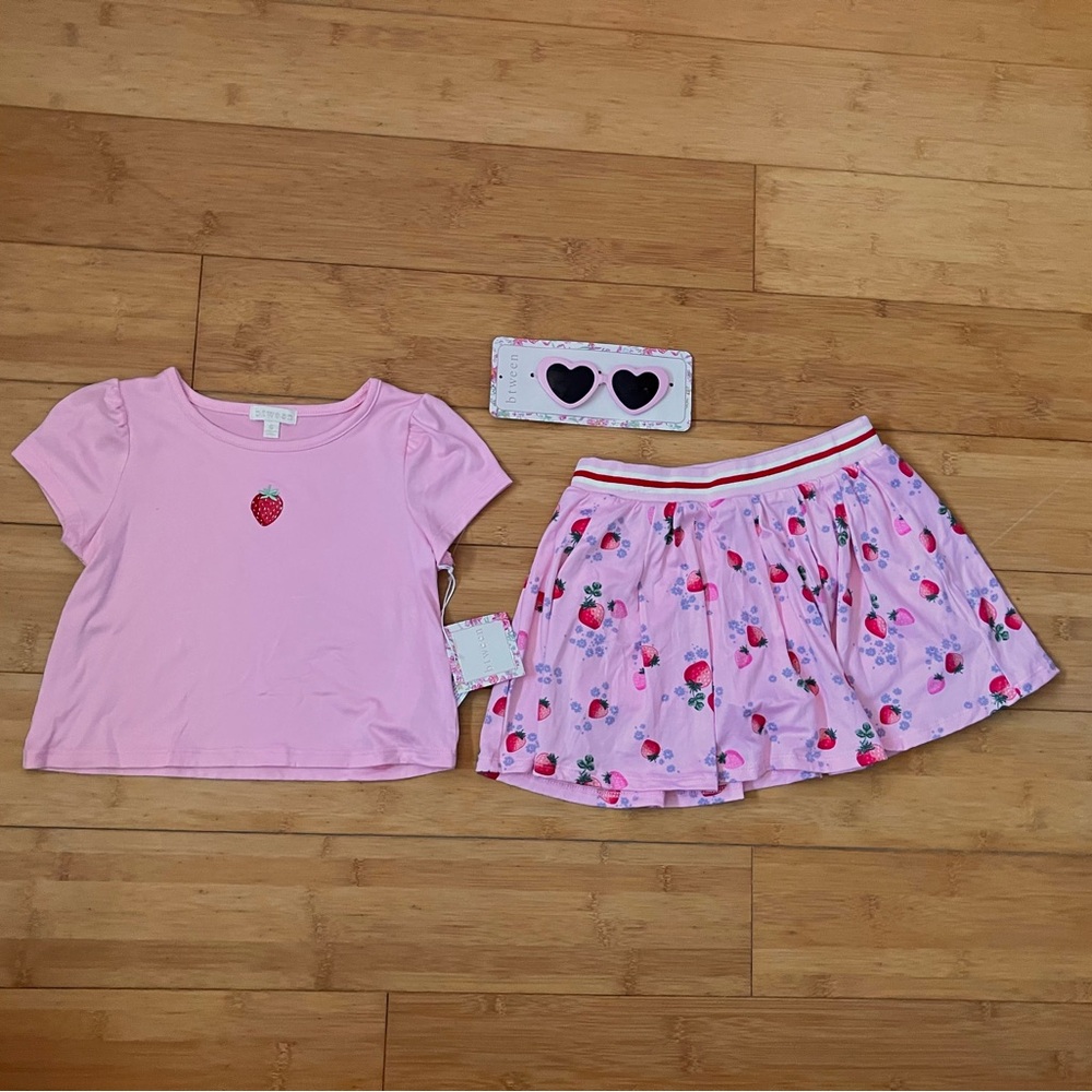 NWT Girls Size 6 Strawberry Outfit - Tee Top & Skorts Set with Sunglasses
